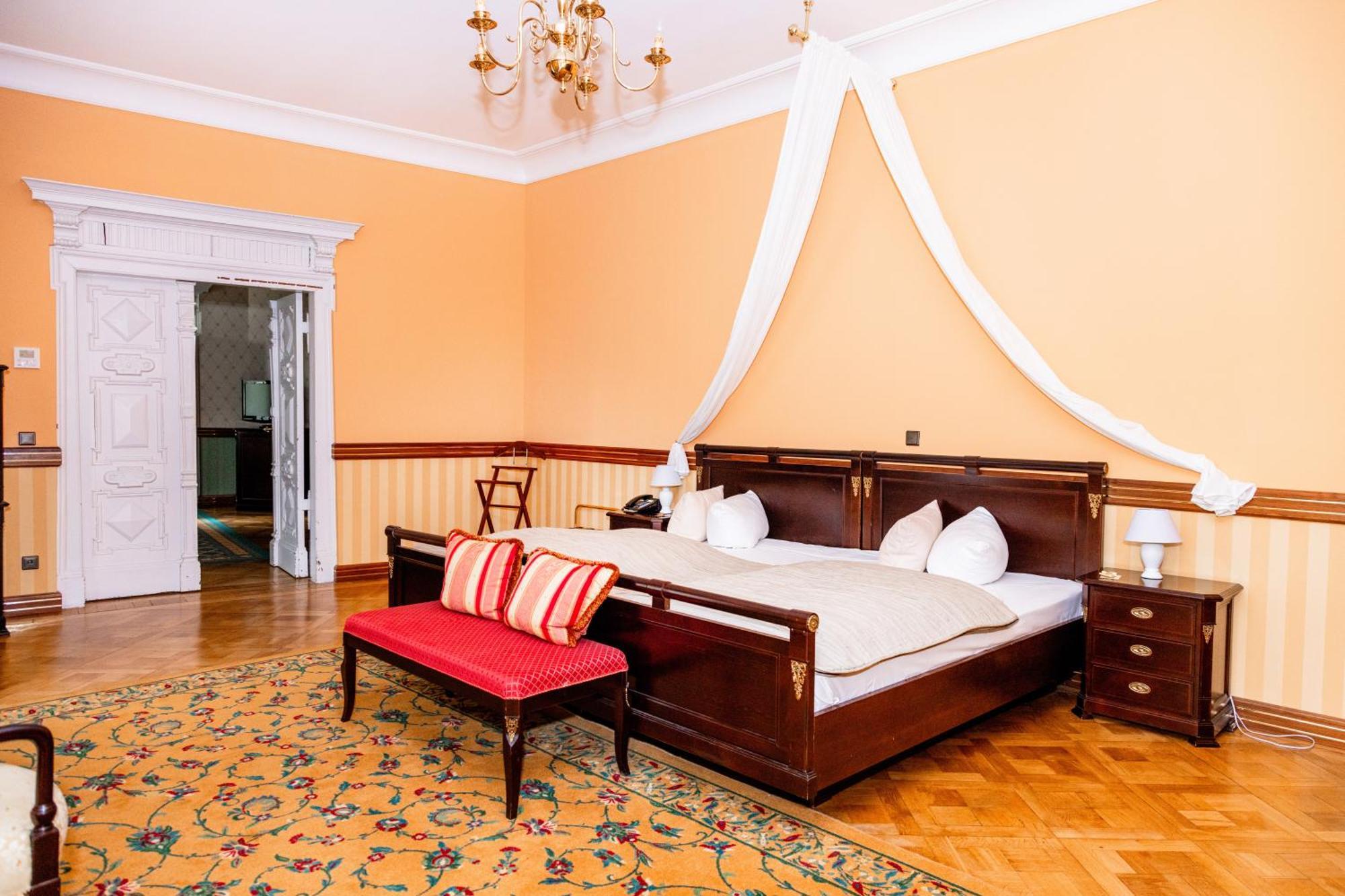 Hotel Schloss Schkopau Extérieur photo