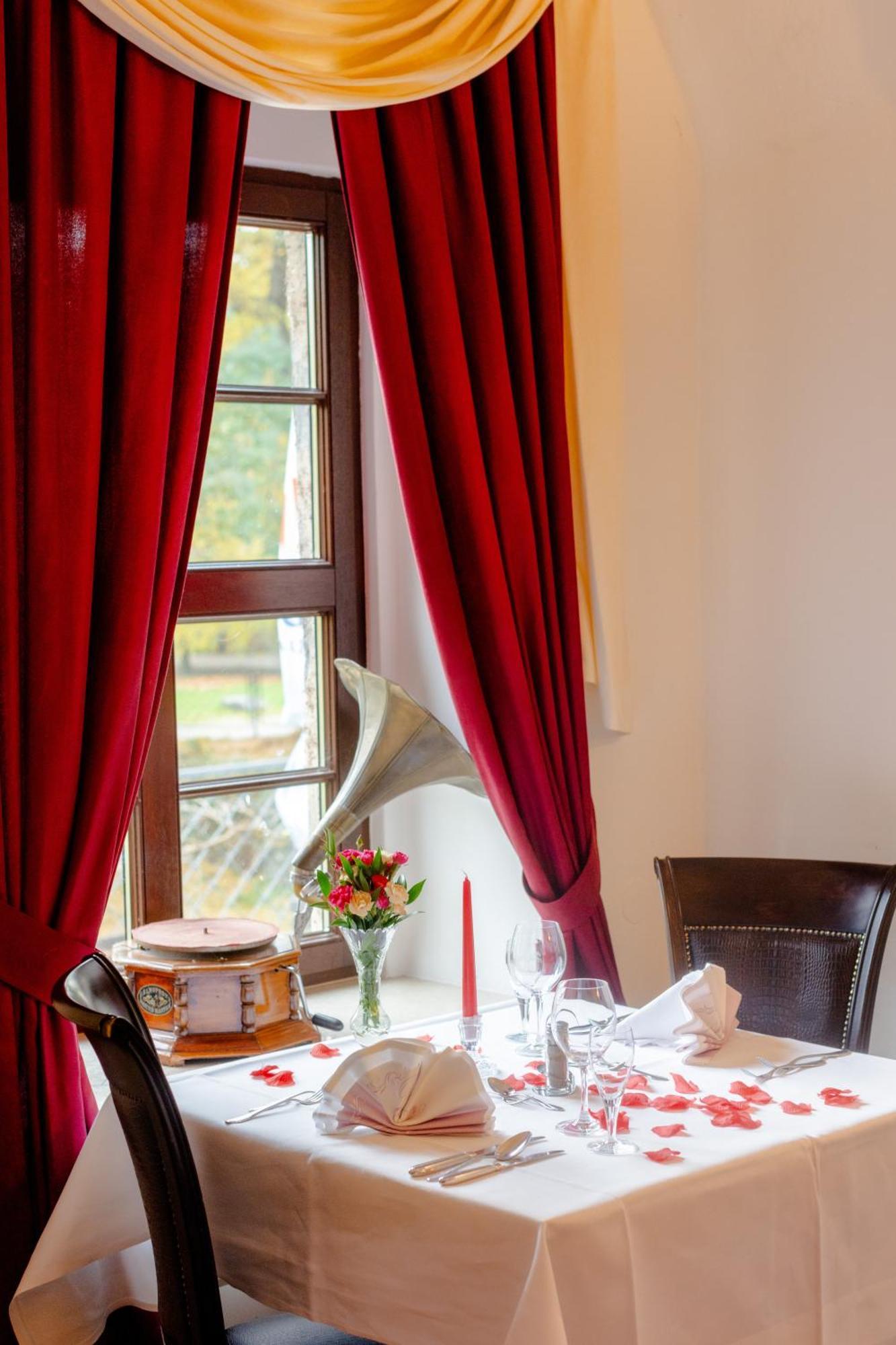 Hotel Schloss Schkopau Extérieur photo